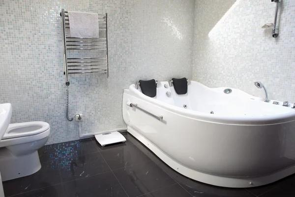 St. Louis Bathroom Remodeling: Bringing Your Vision to Life