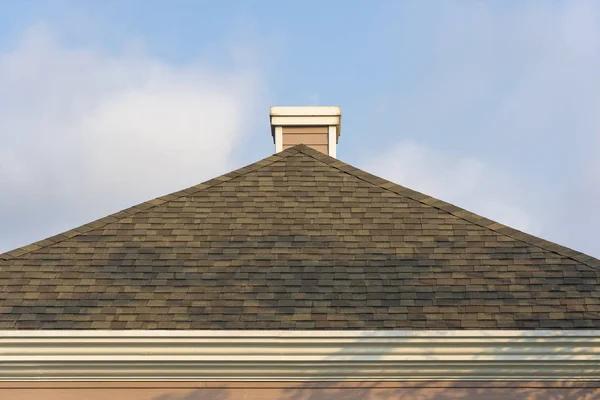 Common Roofing Problems That Lead to Replacement in Collinsville