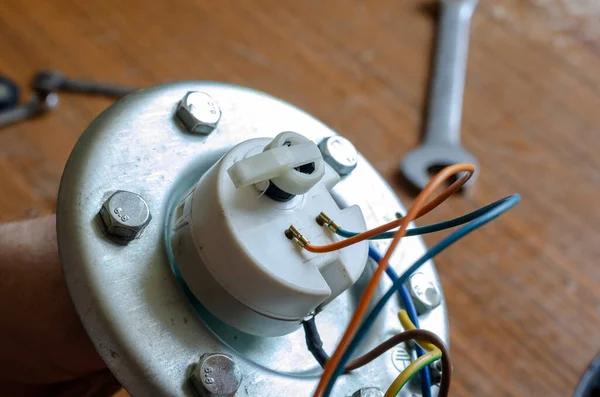 Troubleshooting Tips for a Malfunctioning Refrigerator Part