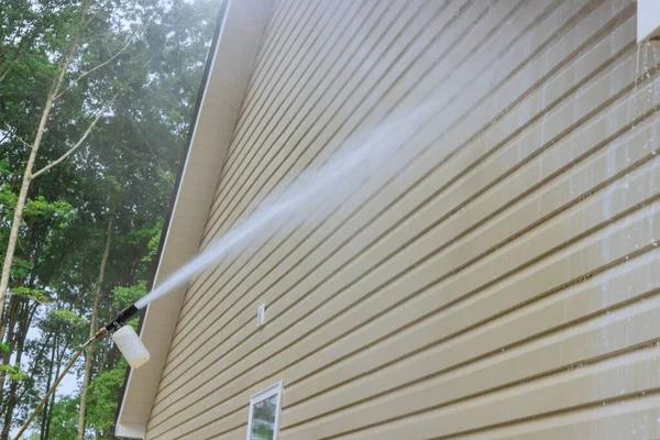 Top Benefits of Hiring Pressure Washing Experts in Randolph
